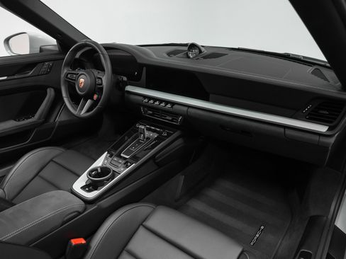 Used 2025 Porsche 911 Targa 4 GTS image 38