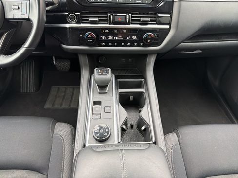 Used 2023 Nissan Pathfinder SV AWD/4WD image 27