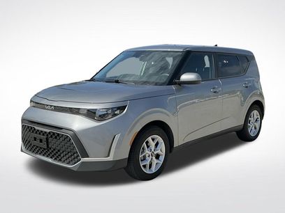 Used 2025 Kia Soul LX w/ LX Technology Package