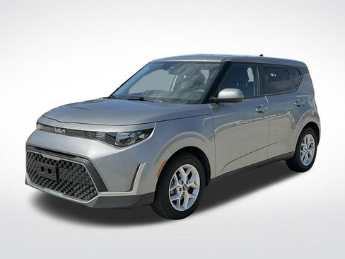 Used 2025 Kia Soul LX w/ LX Technology Package FWD image 1