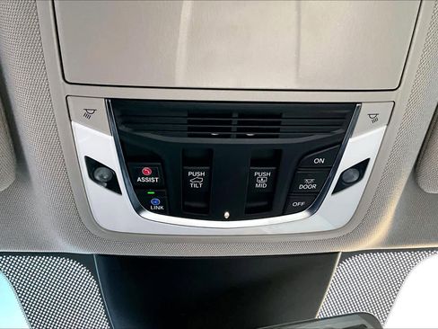 Used 2023 Acura MDX SH-AWD w/ Advance Package image 29