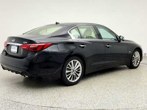 Used 2019 INFINITI Q50 Luxe w/ Essential Package (3.0T Luxe) AWD/4WD image 5
