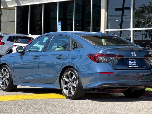 Certified 2025 Honda Civic Sport image 6