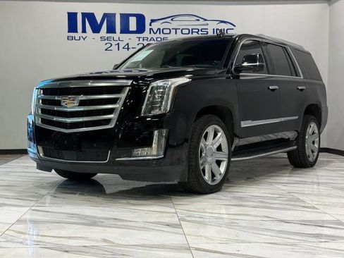 Used 2018 Cadillac Escalade Premium Luxury image 2