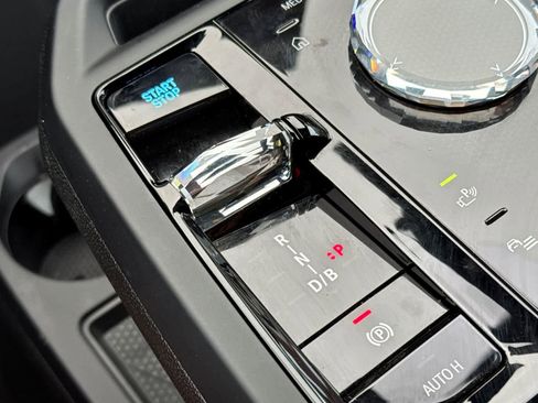 Used 2025 BMW iX M60 image 25