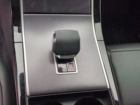 Used 2026 Land Rover Range Rover Velar Dynamic SE image 12