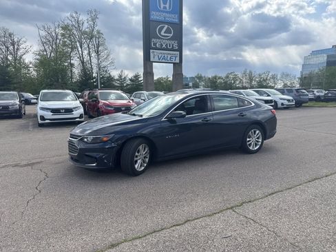 Used 2017 Chevrolet Malibu LT w/ Leather Package FWD image 11
