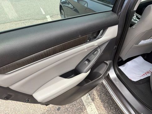 Used 2020 Honda Accord Touring image 18