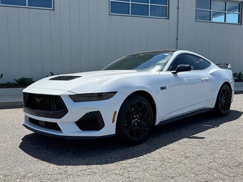 Used 2025 Ford Mustang GT w/ GT Performance Package image 7