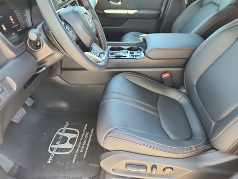 Certified 2026 Honda Pilot TrailSport image 10
