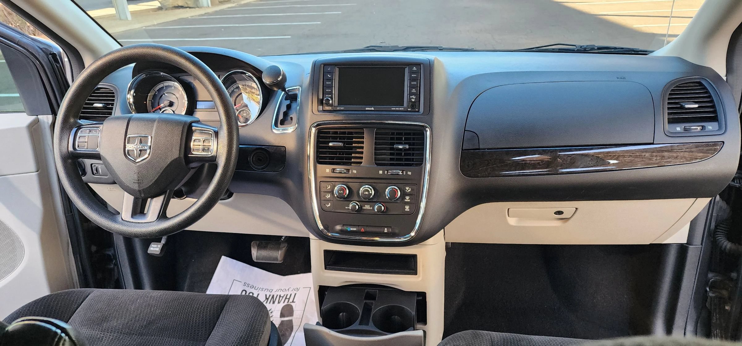 Used 2018 Dodge Grand Caravan SE w/ UConnect Hands-Free Group FWD image 14