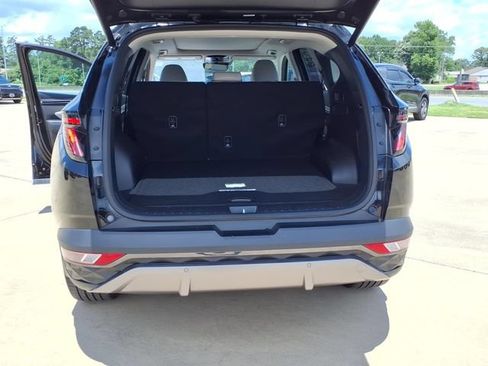 Used 2023 Hyundai Tucson Limited w/ Cargo Package AWD/4WD image 16