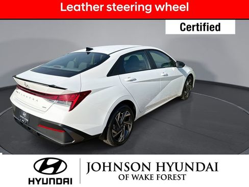 Certified 2025 Hyundai Elantra SEL image 12
