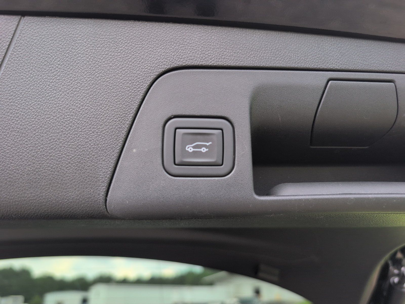 Used 2023 Buick Envision Avenir AWD/4WD image 7