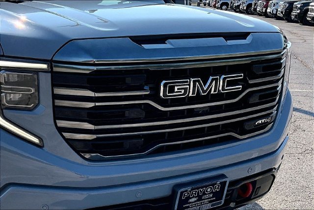 Used 2024 GMC Sierra 1500 AT4 w/ Technology Package AWD/4WD image 34