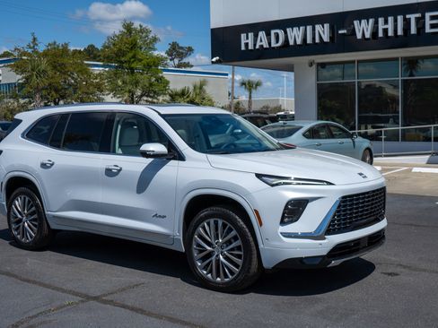 New 2026 Buick Enclave Avenir w/ Super Cruise Package FWD image 1
