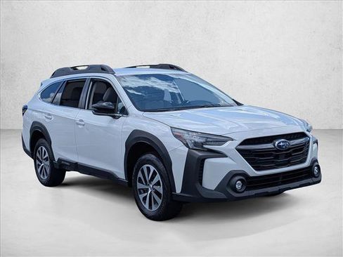 Used 2024 Subaru Outback Premium AWD/4WD image 3