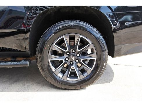 Used 2021 Chevrolet Tahoe Z71 image 30