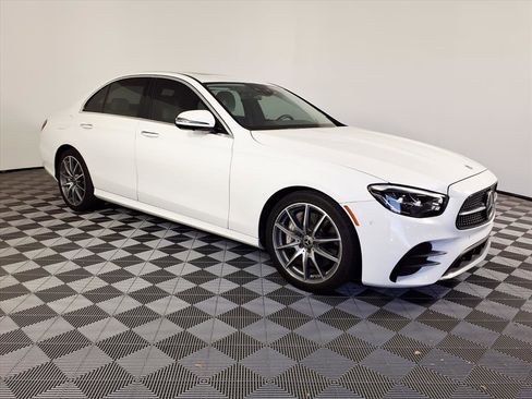 Used 2022 Mercedes-Benz E 350 Sedan image 3