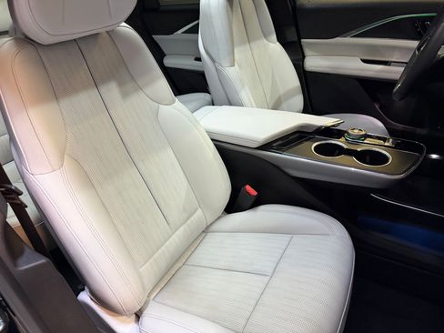 Certified 2024 Cadillac Lyriq Luxury AWD/4WD image 49