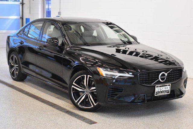 Used 2022 Volvo S60 T8 R-Design Expression w/ Premium Package AWD/4WD image 1