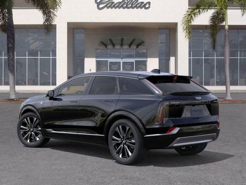 New 2025 Cadillac Optiq Luxury 2 image 3