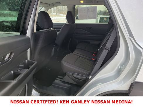 Certified 2025 Nissan Pathfinder SV image 41