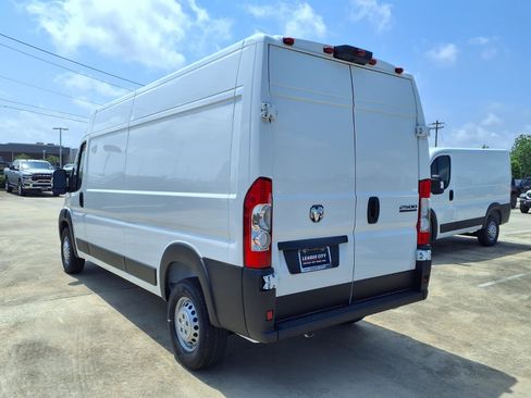 New 2026 RAM ProMaster 2500 w/ Convenience Group FWD image 2