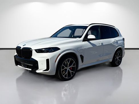 New 2026 BMW X5 xDrive50e w/ Executive Package image 7