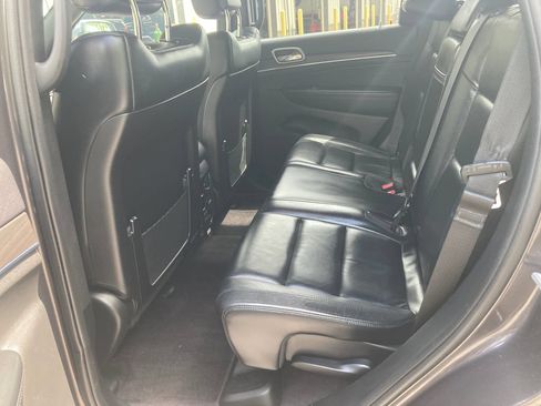 Used 2018 Jeep Grand Cherokee Limited AWD/4WD image 29