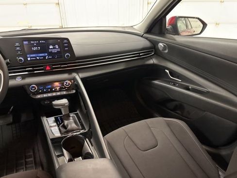 Used 2023 Hyundai Elantra Blue FWD image 14