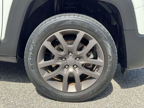 Used 2016 Jeep Renegade 75th Anniversary AWD/4WD image 26