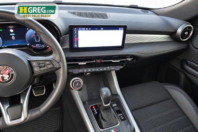 Used 2024 Alfa Romeo Tonale Veloce w/ Premium Interior Package AWD/4WD image 14