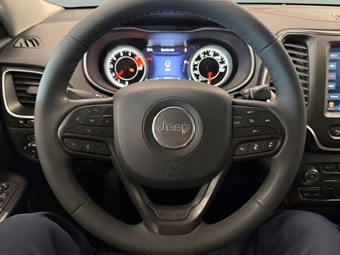 Used 2021 Jeep Cherokee Trailhawk w/ Technology Group AWD/4WD image 19