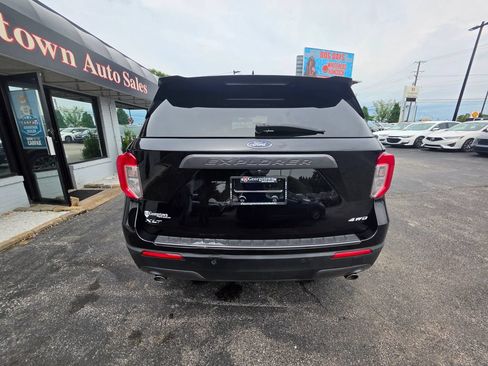 Used 2022 Ford Explorer XLT w/ Equipment Group 202A AWD/4WD image 29