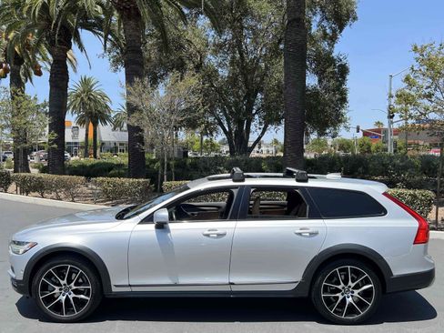 Used 2020 Volvo V90 T6 Cross Country AWD/4WD image 17