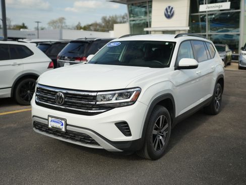 Certified 2022 Volkswagen Atlas SE image 4