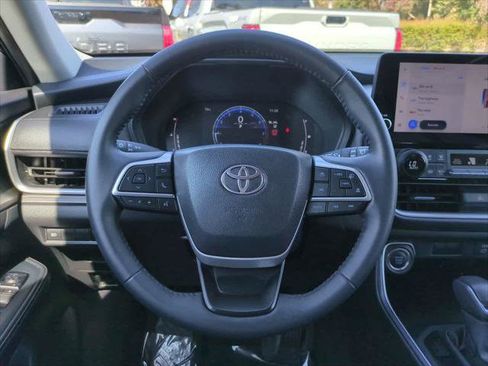 Certified 2025 Toyota Grand Highlander AWD image 16