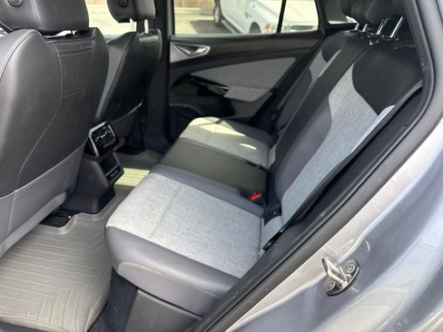 Used 2023 Volkswagen ID.4 Pro AWD/4WD image 6