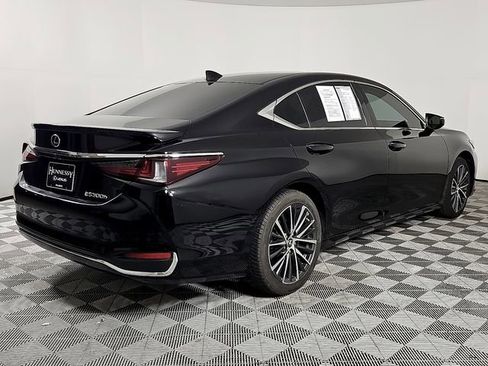 Used 2024 Lexus ES 300h 300h image 4