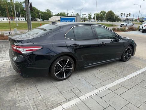 Used 2019 Toyota Camry XSE image 5