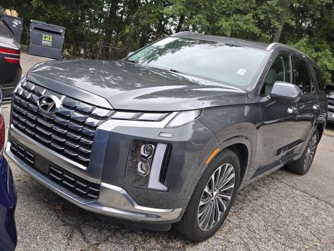 Certified 2025 Hyundai Palisade Calligraphy FWD image 5
