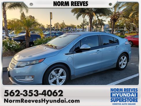 Used 2015 Chevrolet Volt Premium w/ Premium Trim Package FWD image 1