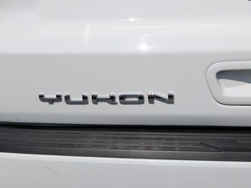 Used 2022 GMC Yukon SLE w/ Max Trailering Package image 10