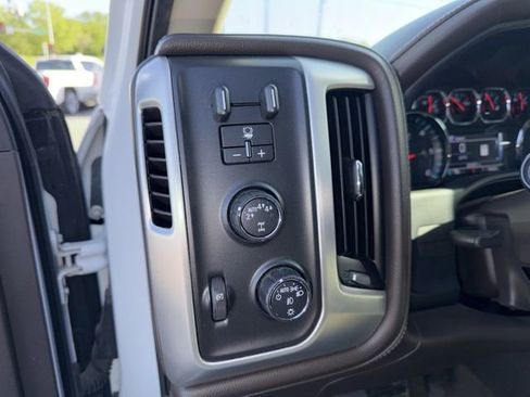 Used 2017 GMC Sierra 1500 SLT AWD/4WD image 42