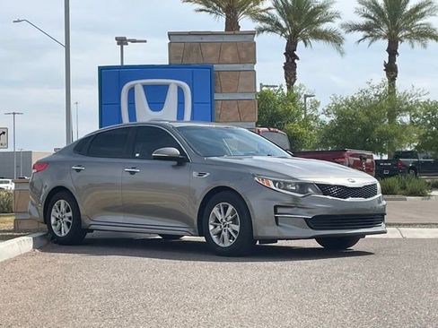 Used 2018 Kia Optima LX image 3