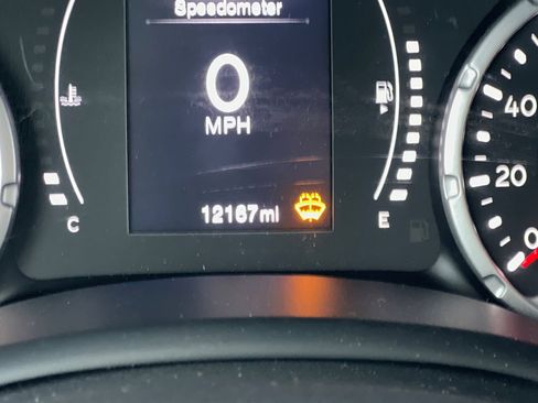 Used 2023 Jeep Renegade Latitude image 26