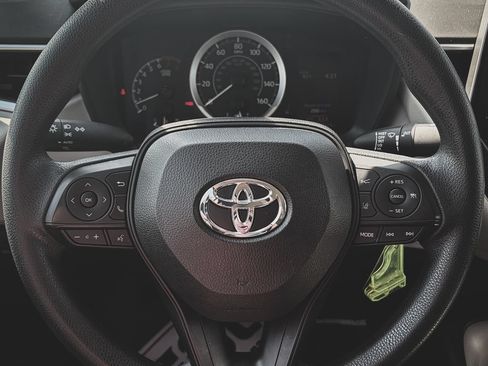Used 2020 Toyota Corolla LE FWD image 8