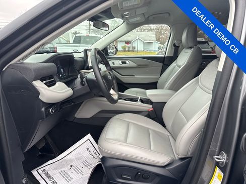 Used 2025 Ford Explorer Active w/ Active Comfort Package image 20