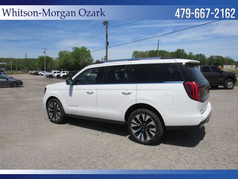 New 2026 Ford Expedition Platinum image 9